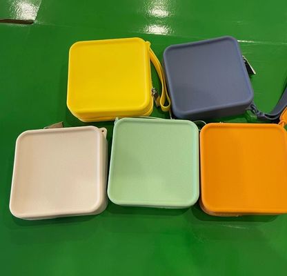 Caja de almacenamiento de bolsas cosméticas de silicona 100% de grado alimenticio para accesorios de maquillaje