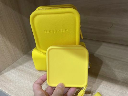 Caja de almacenamiento de bolsas cosméticas de silicona 100% de grado alimenticio para accesorios de maquillaje
