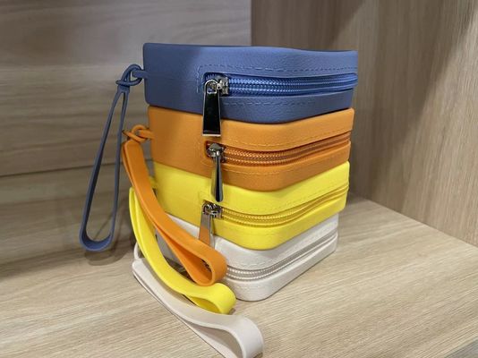 Caja de almacenamiento de bolsas cosméticas de silicona 100% de grado alimenticio para accesorios de maquillaje