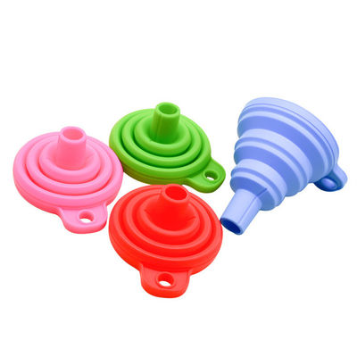 El embudo plegable de silicona La adición perfecta a su cocina para la distribución de utensilios