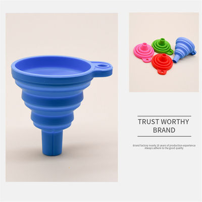 El embudo plegable de silicona La adición perfecta a su cocina para la distribución de utensilios