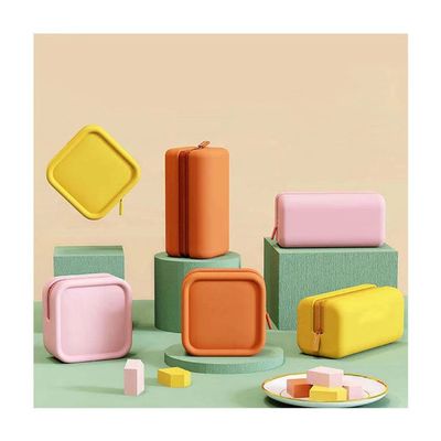 Bolsa cosmética de silicona con logotipo personalizado para joyería y organización cosmética en movimiento