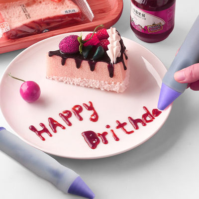 Decora pasteles y pasteles sin esfuerzo con este bolígrafo de silicona de 14,5 * 2,3 cm