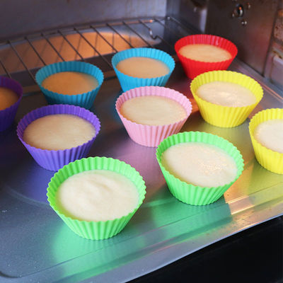 24pcs / 12pcs paquete de logotipo personalizado aceptable silicona no adhesivo Cupcake forros para la fiesta
