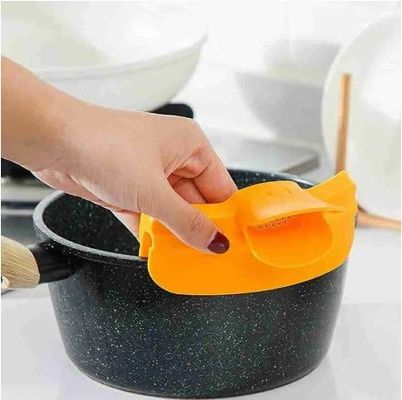 Fisterra de boca redonda con deflector de silicona anti derrame