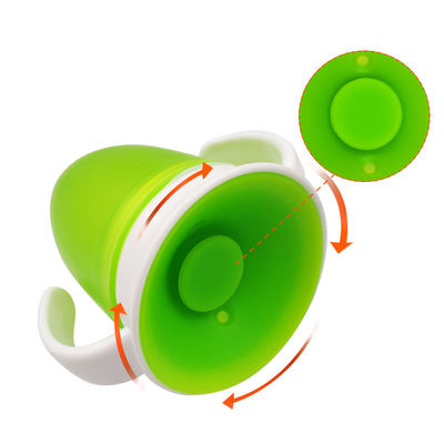 Bebida de silicona rosa de doble mango girada a 360 grados para bebés pequeños